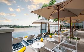 Noom Hotel